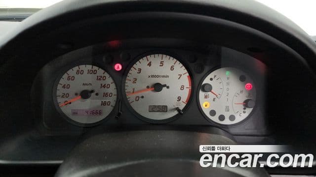 미쯔오까 라세드, 2001 8