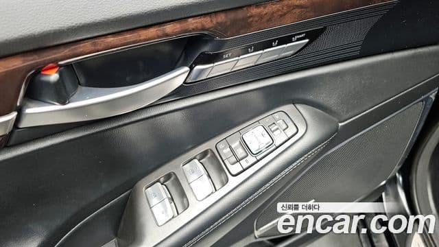 Genesis EQ900 Luxury, 2016 18