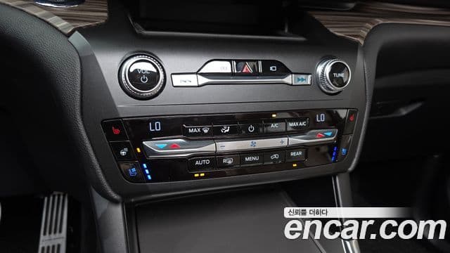 Ford Explorer 6세대, 2020 16