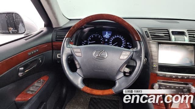 Lexus LS460 XF40, 2012 13