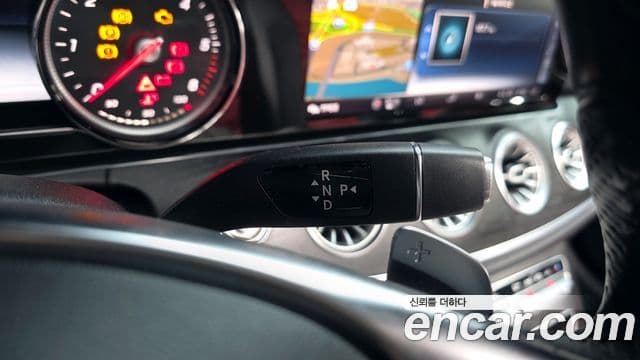 Mercedes-Benz E-класс W213 E220d кабриолет, 2018 9