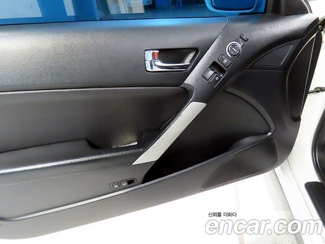 Hyundai Genesis купе 200 турбо P, 2010 14