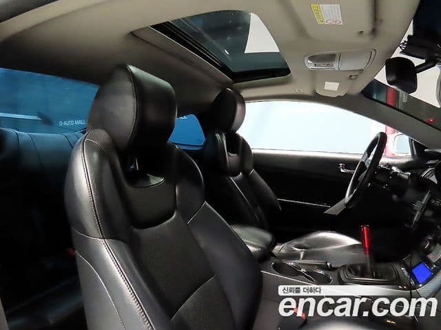Hyundai Genesis купе 200 турбо P, 2010 17