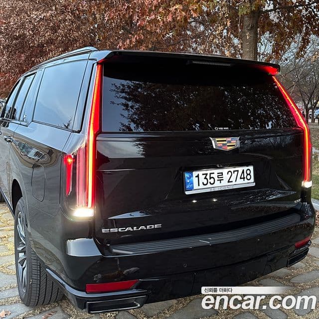 Cadillac Escalade 5세대 ESV Sport Platinum, 2024 4