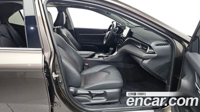 Toyota 캠리 (XV70) 2.5 XSE гибрид, 2023 11