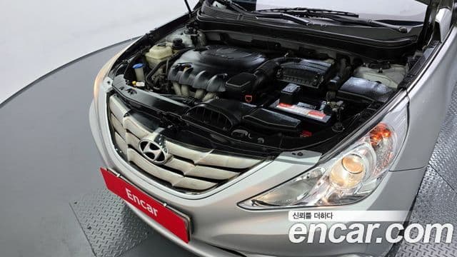 Hyundai YF Sonata LPI Premier(для людей с инвалидностью), 2010 6