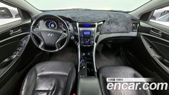 Hyundai YF Sonata LPI Premier(для людей с инвалидностью), 2010 7