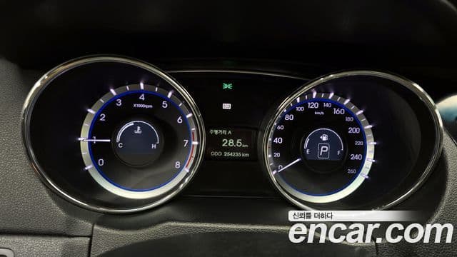 Hyundai YF Sonata LPI Premier(для людей с инвалидностью), 2010 8