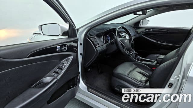 Hyundai YF Sonata LPI Premier(для людей с инвалидностью), 2010 11