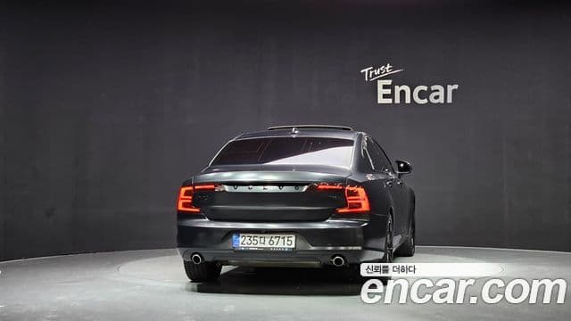 Volvo S90 T5 Momentum, 2017 4
