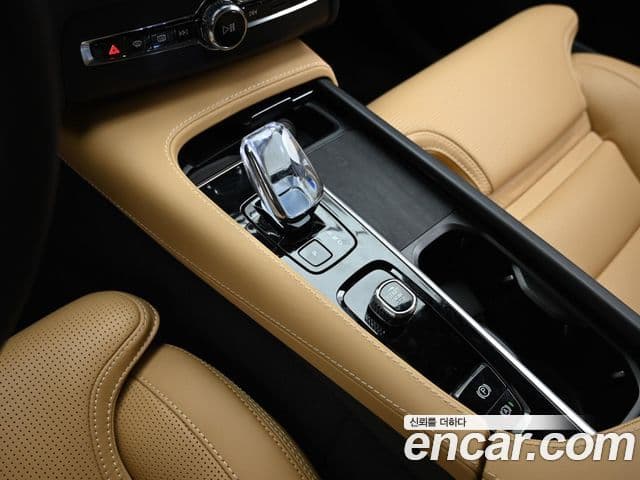 Volvo XC90 2세대 T8 Ultimate Bright гибрид, 2024 9