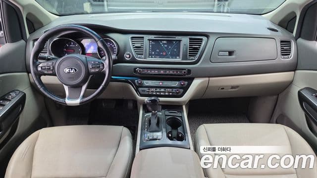 Kia All New Carnival Luxury, 2016 7