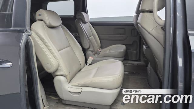 Kia All New Carnival Luxury, 2016 12