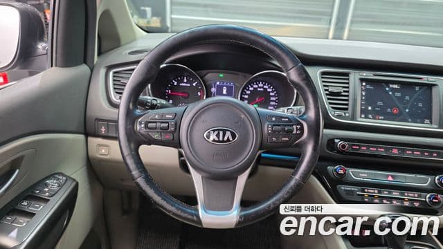 Kia All New Carnival Luxury, 2016 13