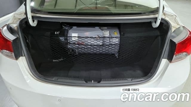 Hyundai Avante MD Premier, 2012 12