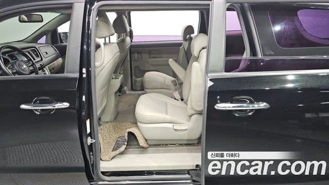 Kia All New Carnival Luxury, 2016 11