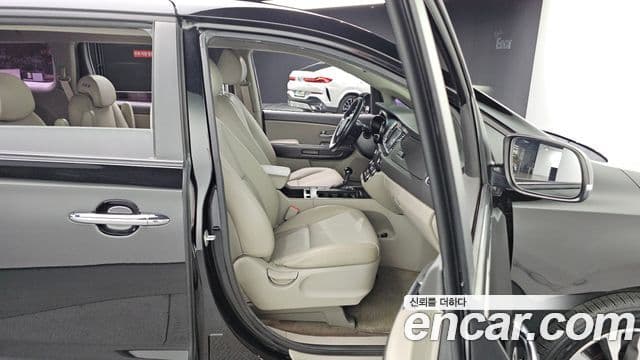 Kia All New Carnival Luxury, 2016 12