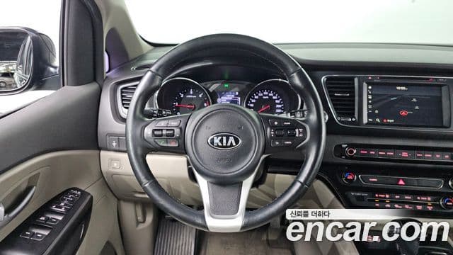 Kia All New Carnival Luxury, 2016 16