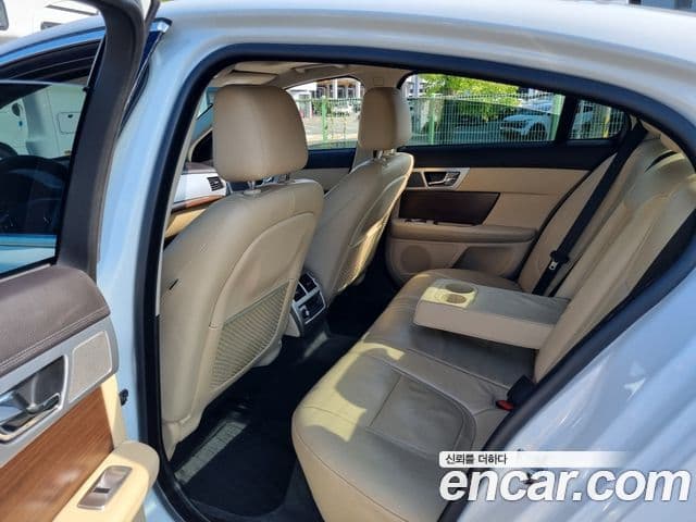 Jaguar New XF X250, 2015 14