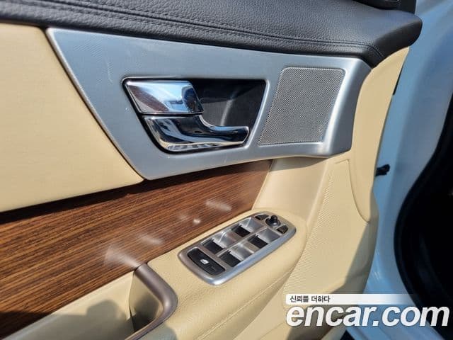 Jaguar New XF X250, 2015 15