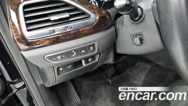 Genesis G90 Premium Luxury, 2019 12