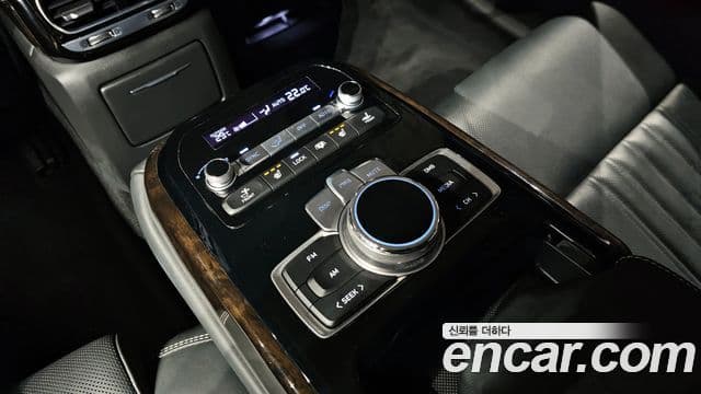 Genesis G90 Premium Luxury, 2019 18