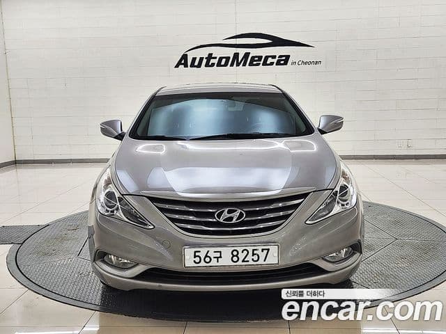 Hyundai YF Sonata Premier, 2012 1