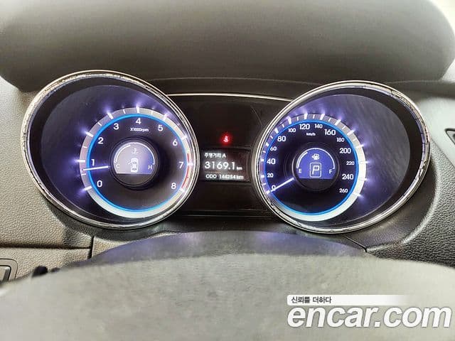 Hyundai YF Sonata Premier, 2012 9