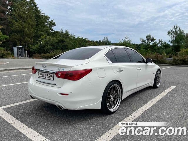 Infiniti Q50 3.5 гибрид Essence, 2015 все фото