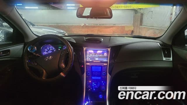 Hyundai YF Sonata Premier, 2010 7