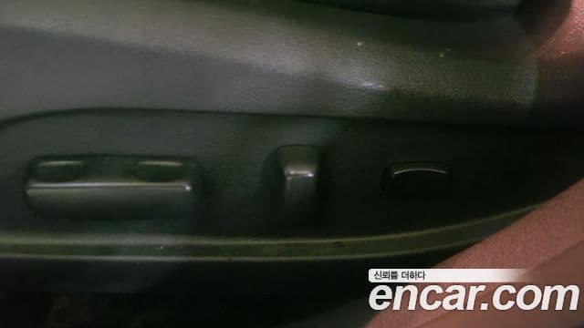 Hyundai YF Sonata Premier, 2010 9