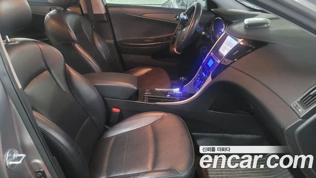 Hyundai YF Sonata Premier, 2010 10