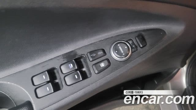 Hyundai YF Sonata Premier, 2010 15