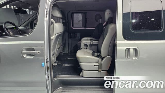 Hyundai Grand Starex CVX Luxury, 2015 17