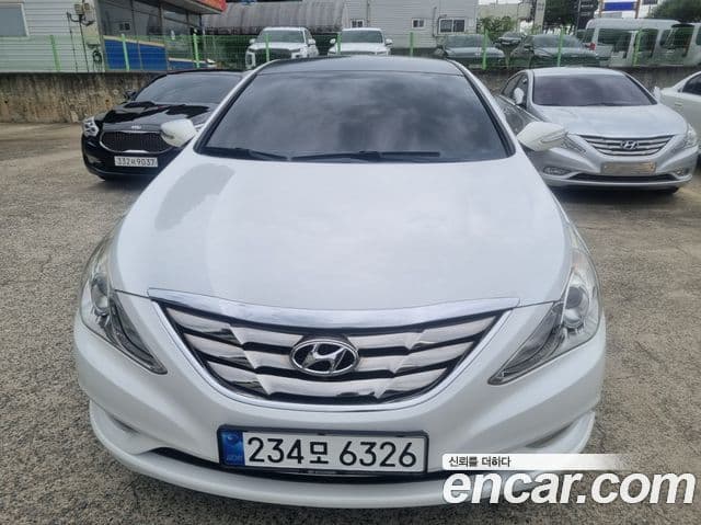 Hyundai YF Sonata Luxury, 2010 1