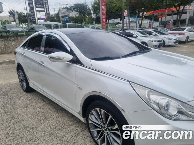 Hyundai YF Sonata Luxury, 2010 3