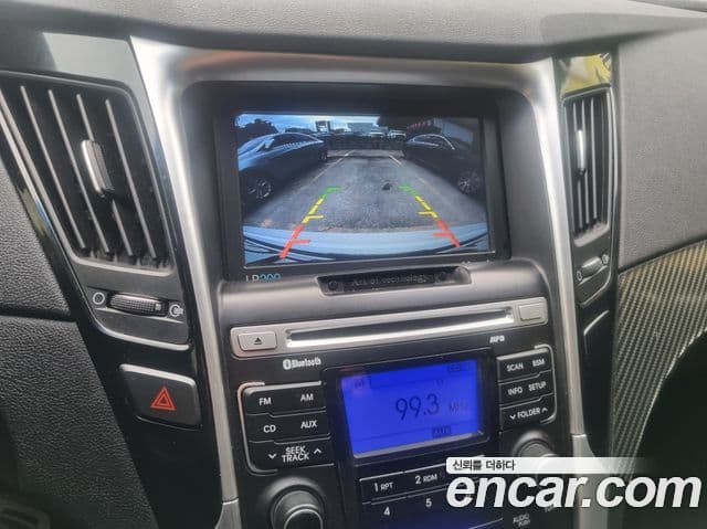 Hyundai YF Sonata Luxury, 2010 12