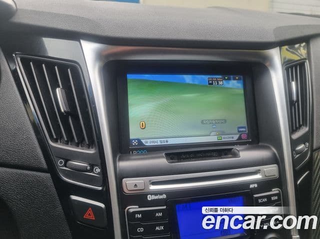 Hyundai YF Sonata Luxury, 2010 13