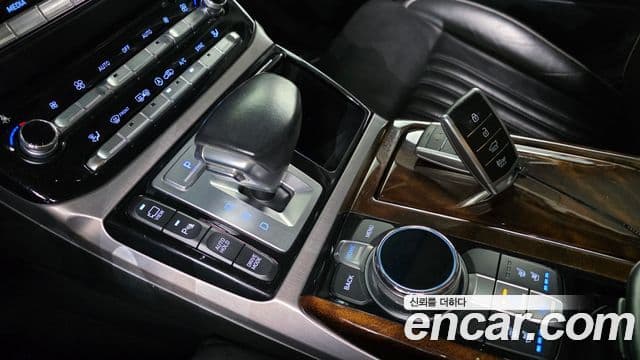 Genesis EQ900 Prestige, 2016 9