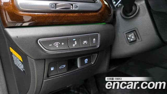 Genesis EQ900 Prestige, 2016 13