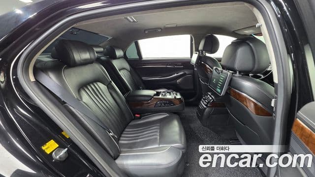 Genesis EQ900 Prestige, 2016 19