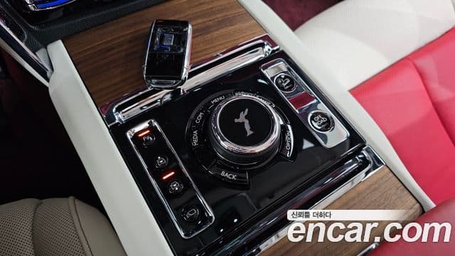 Rolls-Royce Cullinan, 2022 15