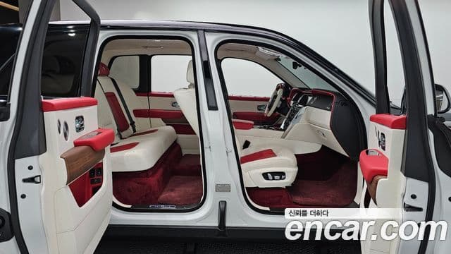 Rolls-Royce Cullinan, 2022 16