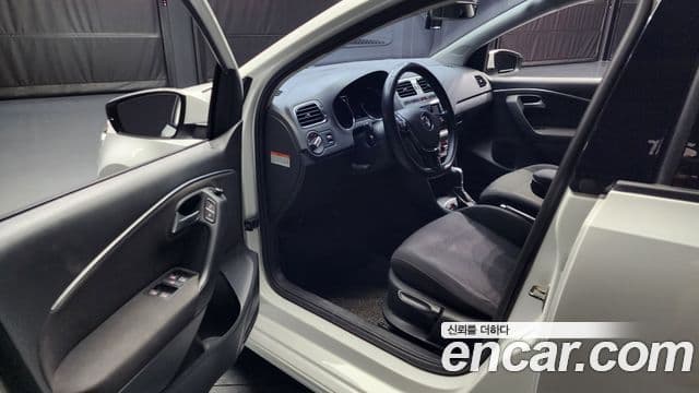 Volkswagen 폴로 5세대, 2016 10