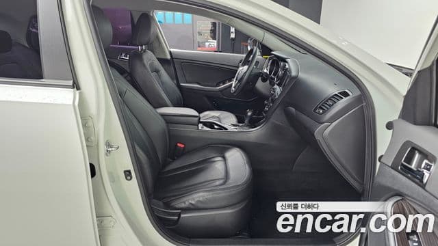 Kia K5 2.0 Deluxe, 2012 11