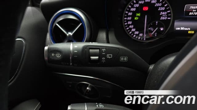 Mercedes-Benz A-класс W176 Style, 2015 17