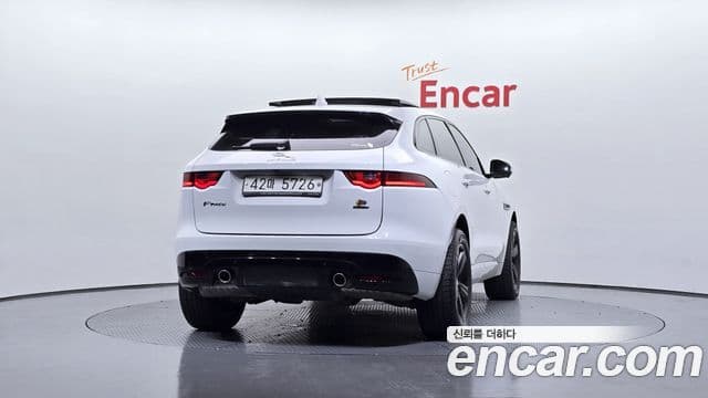 Jaguar F-PACE 30d S, 2017 4