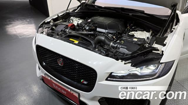 Jaguar F-PACE 30d S, 2017 6