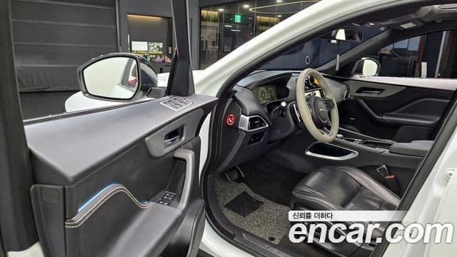 Jaguar F-PACE 30d S, 2017 11