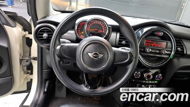 Mini Cooper 3세대, 2015 13